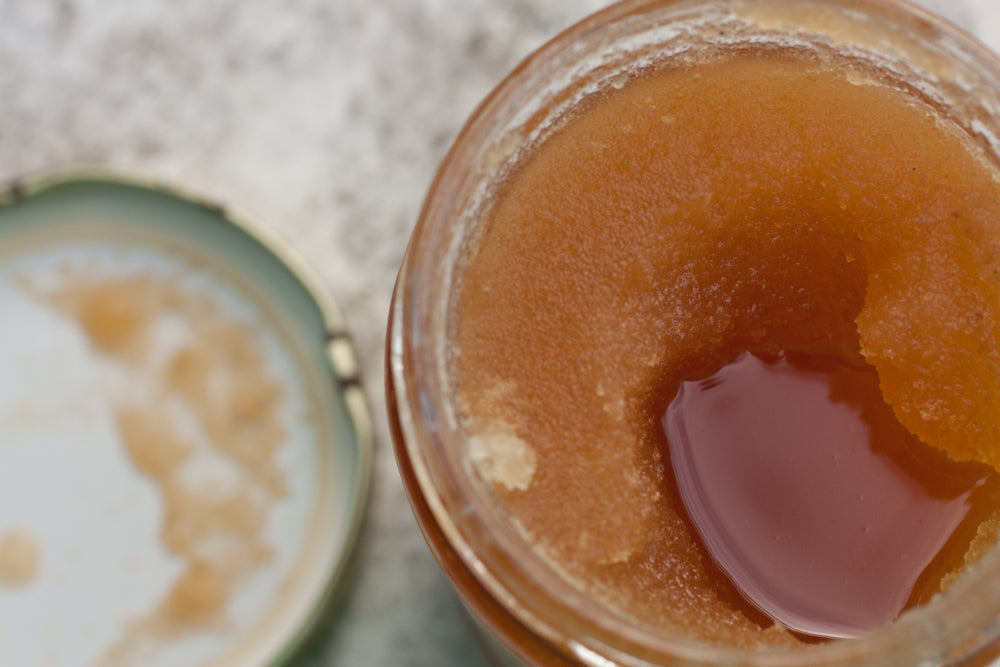 Why does raw honey crystallise set or become solid